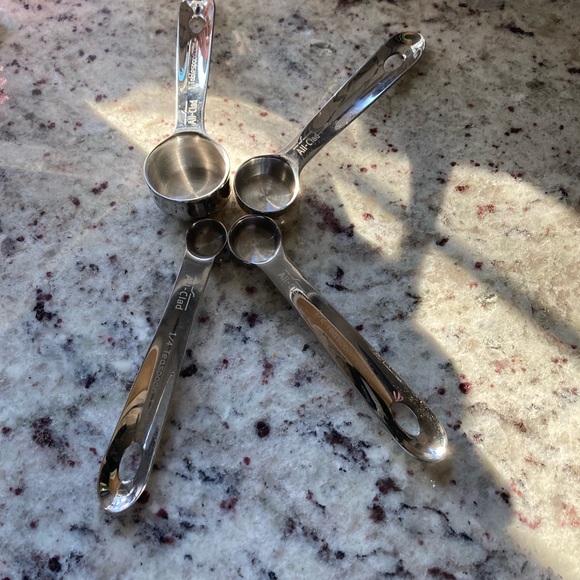All-Clad Standard Measuring Spoons — Set of 4 - Picture 6 of 6
